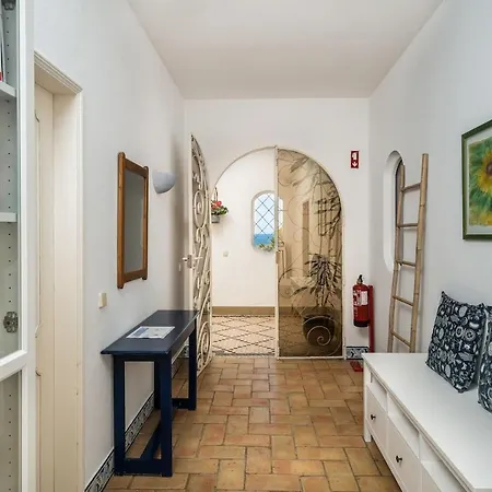 Castelinho - Pool - - Free Wifi - Air Con