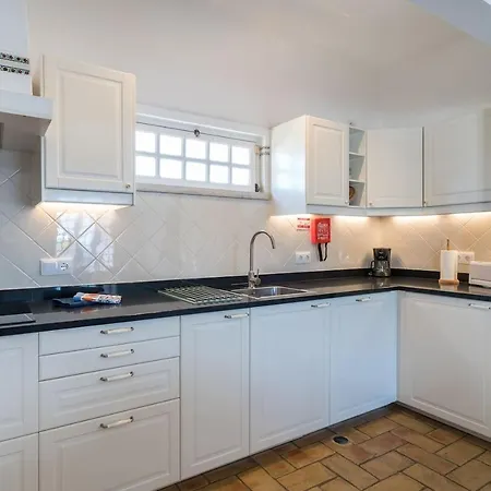 Castelinho - Pool - - Free Wifi - Air Con *