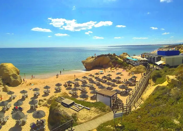 Castelinho - Pool - Beach - Free Wifi - Air Con